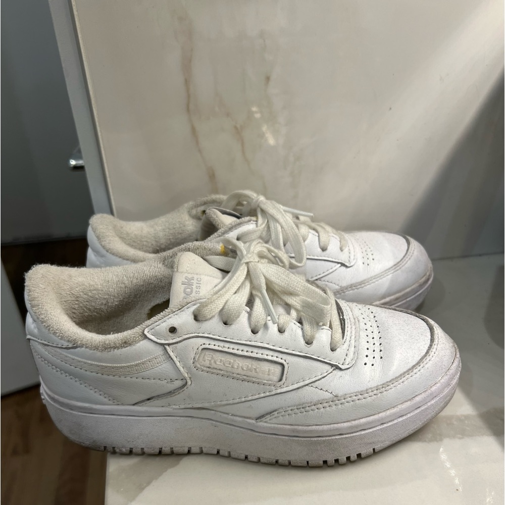 Reebok-platform sneaker